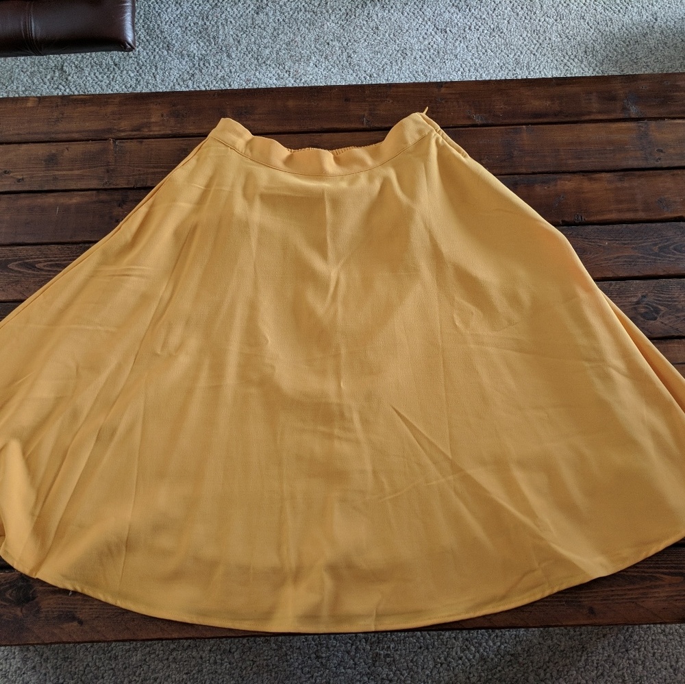 Yellow Modcloth skirt with pockets